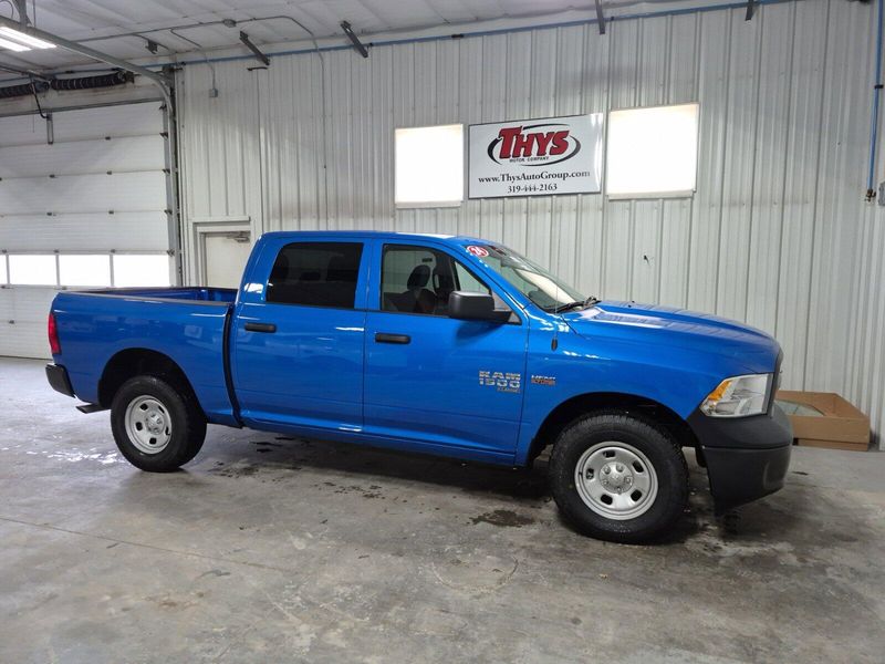 2024 RAM 1500 Classic TradesmanImage 2