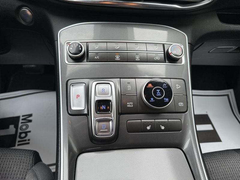 2022 Hyundai Santa Fe SELImage 30