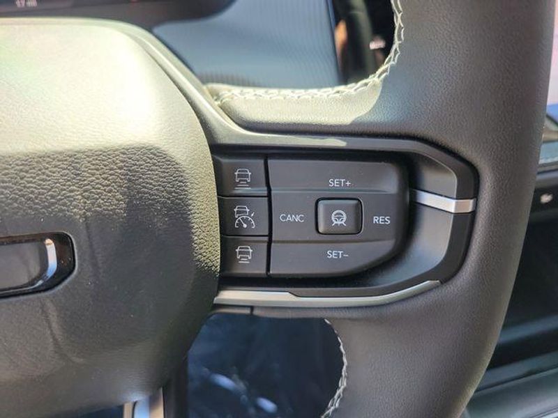 New 2026 Jeep Cherokee Laredo 4x4