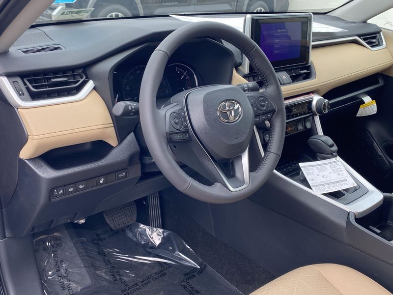 2025 Toyota RAV4 XLEImage 13