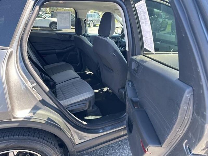2022 Ford Escape SEImage 9