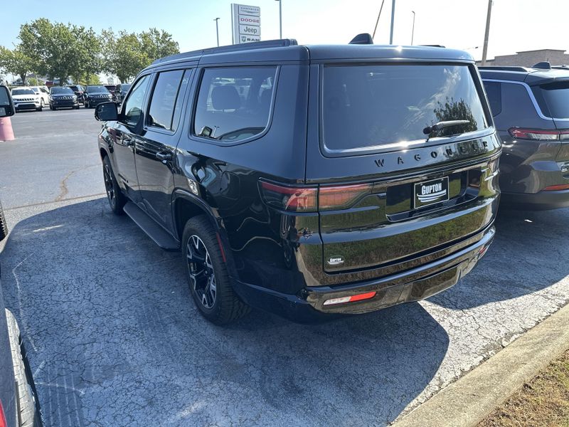 2025 Jeep Wagoneer Overland 4x4Image 9