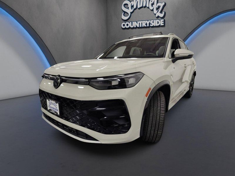 Used 2025 Volkswagen Tiguan SEL R-Line AWD w/Sunroof/NavImage 13