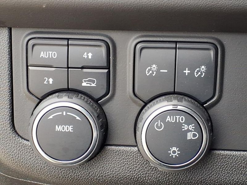 Used 2024 Chevrolet Tahoe LTImage 19