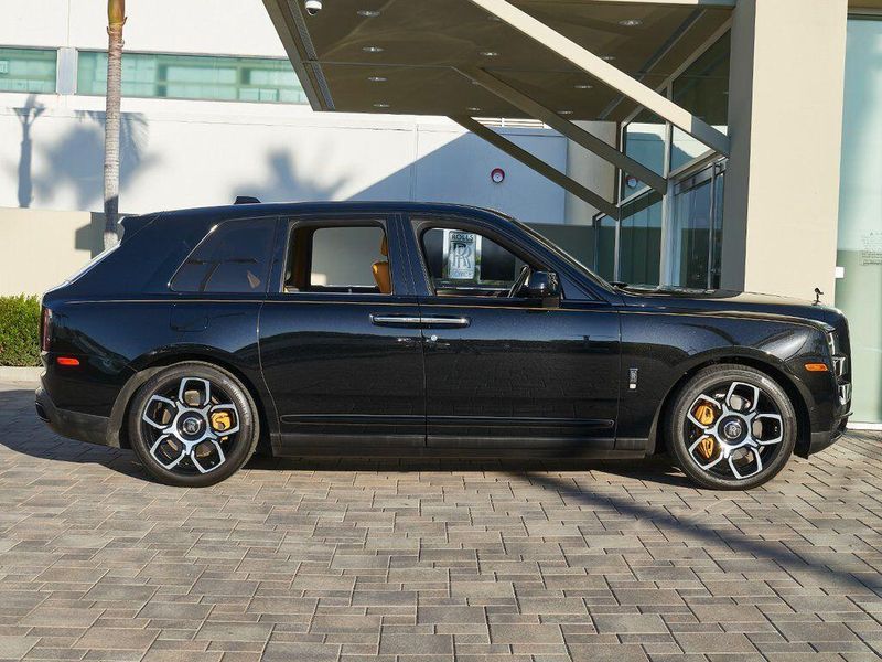 Used 2022 Rolls-Royce Cullinan Black Badge Image 9
