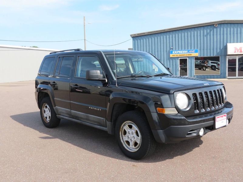 Used 2011 Jeep Patriot Sport 4x4 4dr SUVImage 8