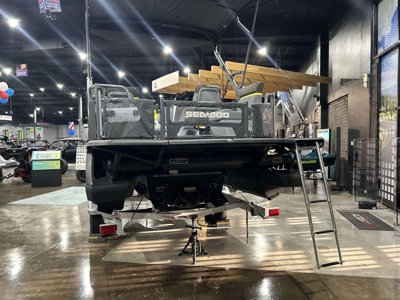 New 2025 Sea-Doo SWITCH FISH 21