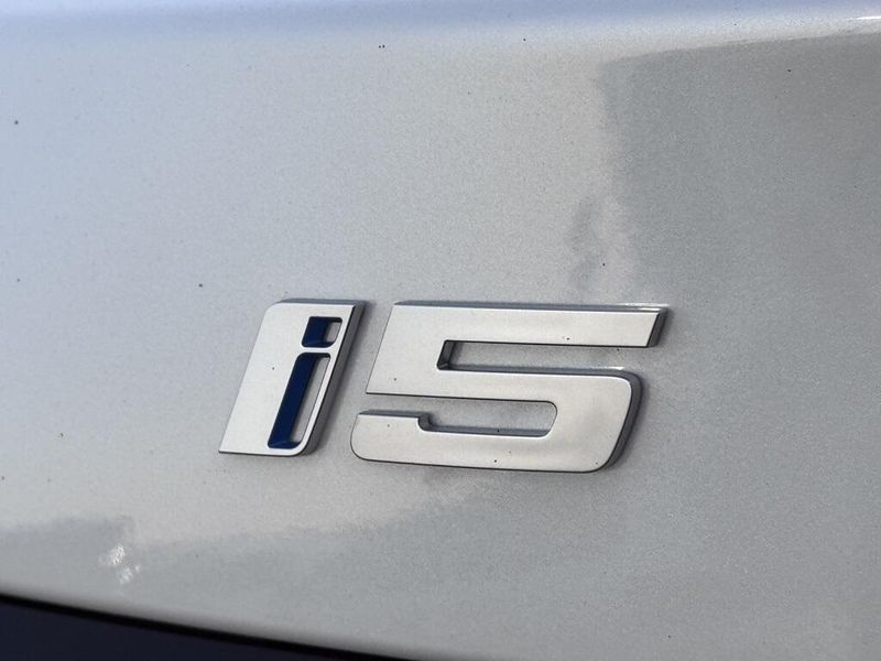 2025 BMW i5 xDrive40Image 14
