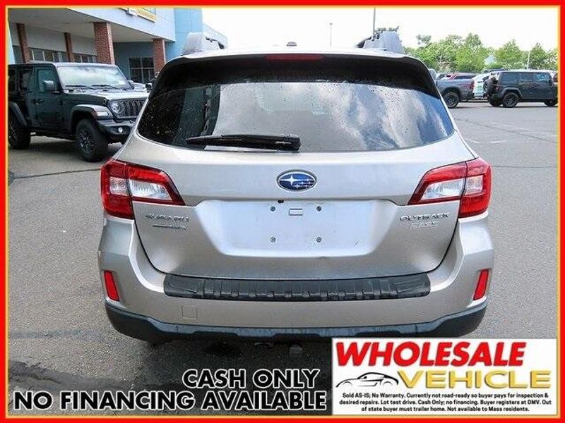 2015 Subaru Outback 2.5iImage 6