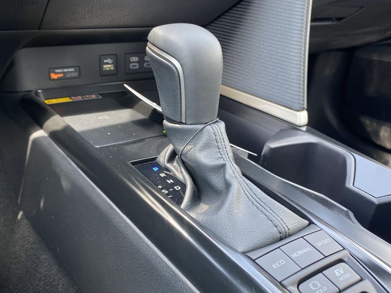 New 2025 Toyota Camry SEImage 18
