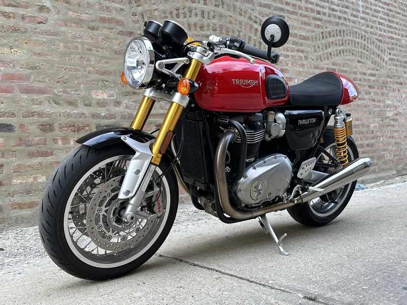 2016 Triumph Thruxton 1200 R  Image 4