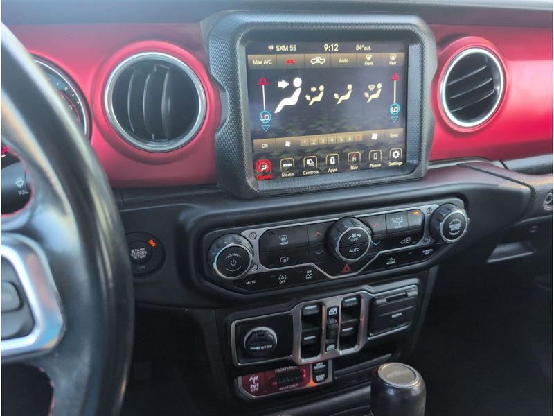 Used 2022 Jeep Gladiator RubiconImage 13