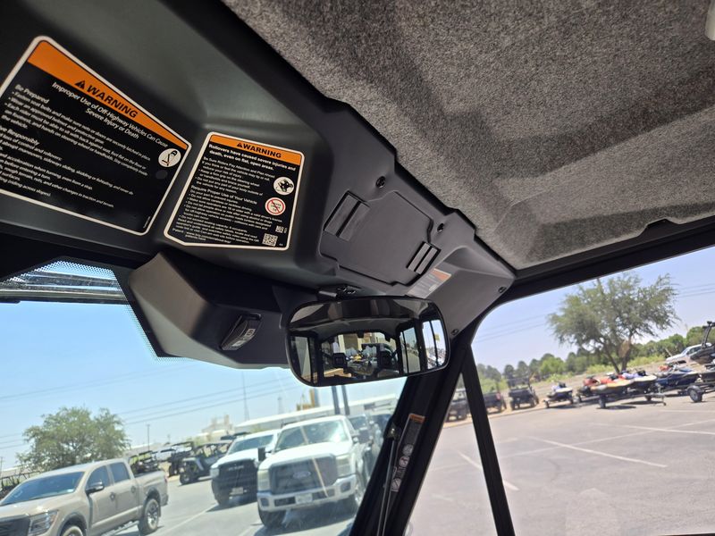 2025 Can-Am DEFENDER MAX LIMITED CAB HD10 DESERT TAN AND STEALTH BLACK Image 15