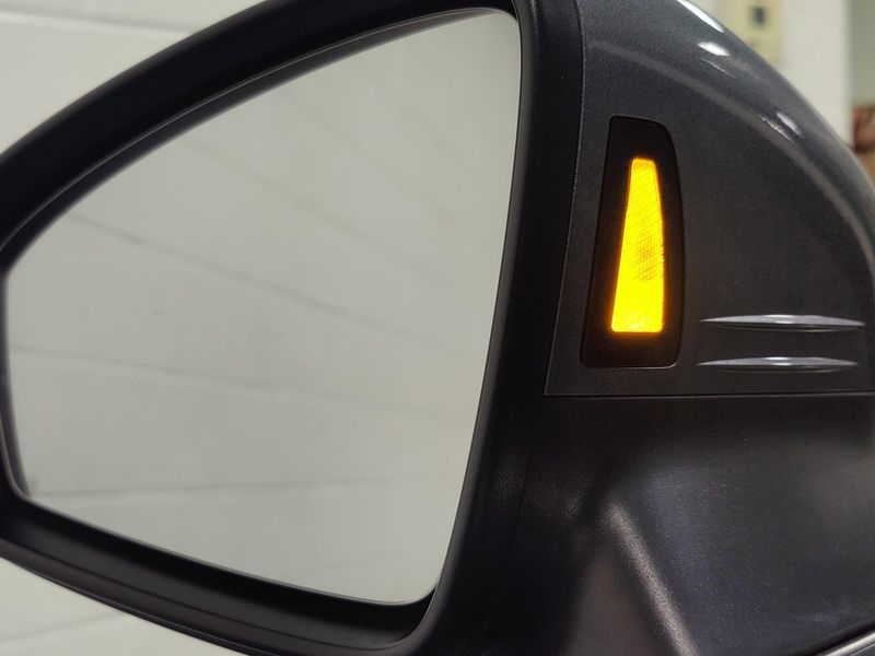 Used 2024 Volkswagen Tiguan AWD SEL R-Line w/Sunroof/NavImage 13