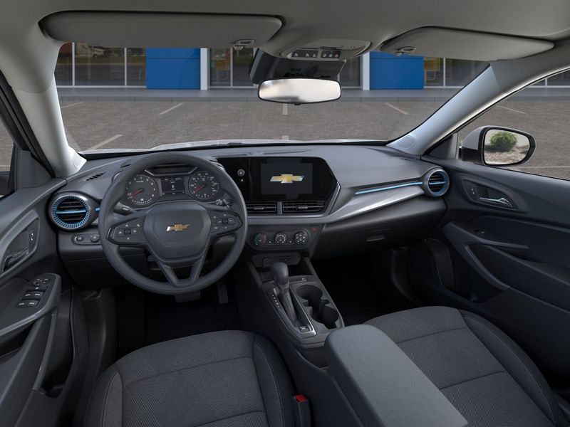 2025 Chevrolet Trax LSImage 15