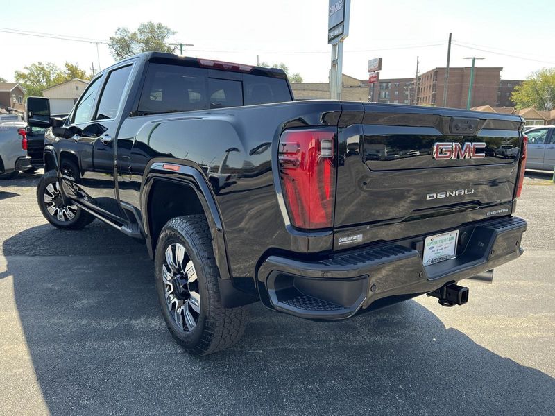 2026 Gmc Sierra HD Denali photo 8