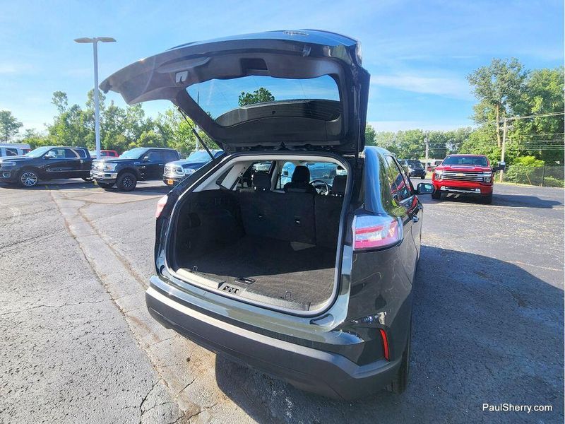 Used 2024 Ford Edge SE