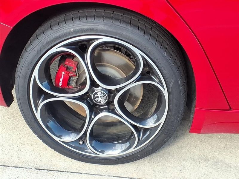 Used 2023 Alfa Romeo Giulia VeloceImage 14