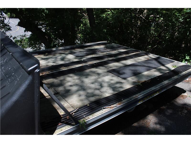 Used 2010 KARAVAN DOUBLE ATV&sol;SLED Image 2