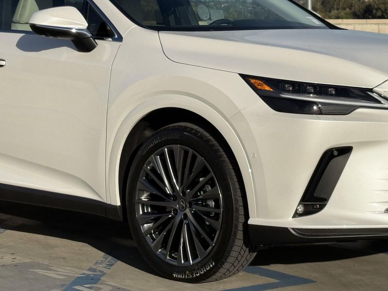 New 2026 Lexus RX 450h+ LuxuryImage 4