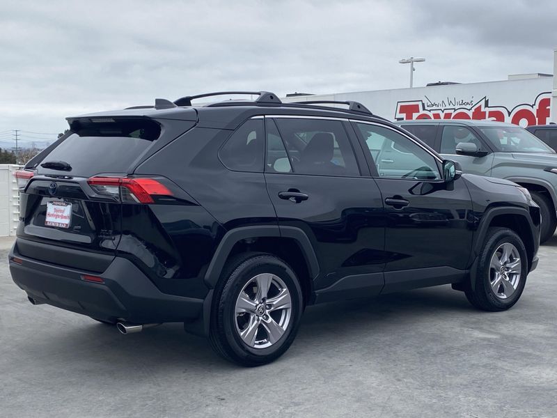2024 Toyota RAV4 XLEImage 4
