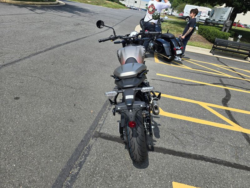 New 2027 Royal Enfield Guerrilla 450 Image 7