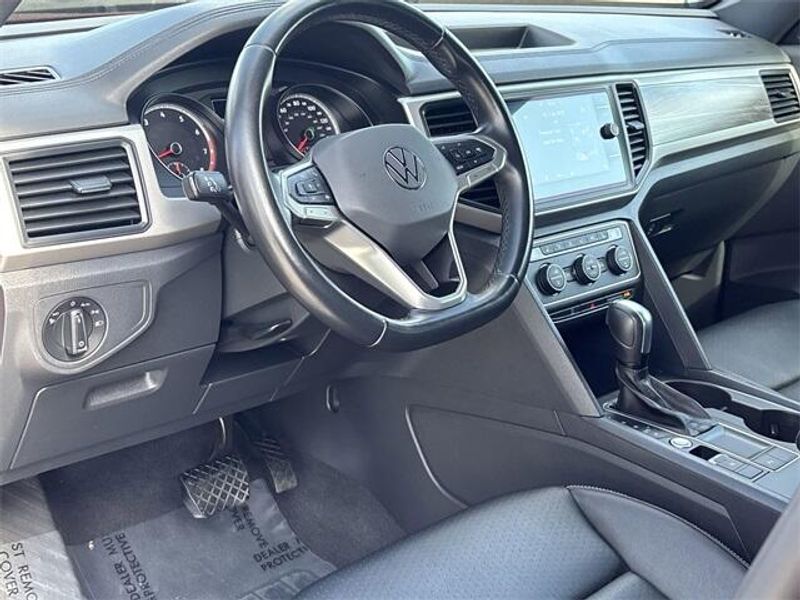 Used 2020 Volkswagen Atlas Cross Sport 2.0T SE w/TechnologyImage 17