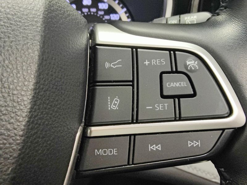 Used 2022 Toyota Highlander XLE AWD w/SunroofImage 32