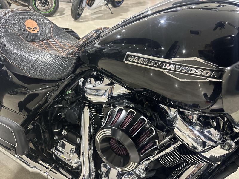 Used 2021 Harley-Davidson ROAD GLIDE Image 19