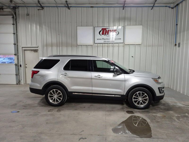 2016 Ford Explorer XLTImage 1