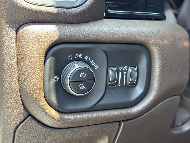 New 2026 RAM 1500 Laramie Crew Cab 4x4 6'4' Box