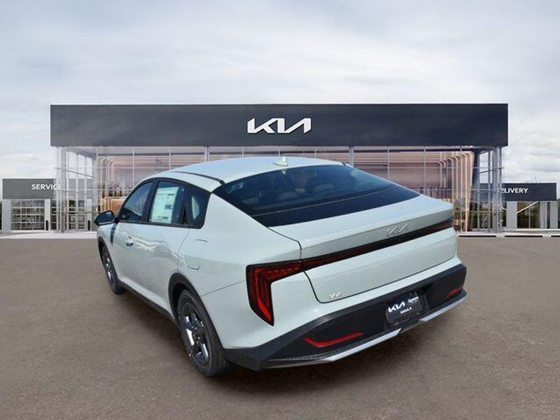 New 2026 Kia K4 LXSImage 6