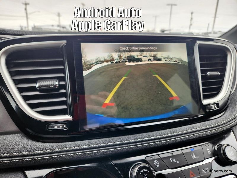 New 2026 Chrysler Pacifica Select