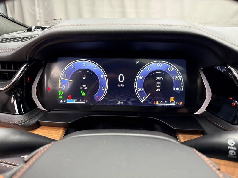 New 2025 Jeep Grand Cherokee L Summit Reserve 4x4Image 11