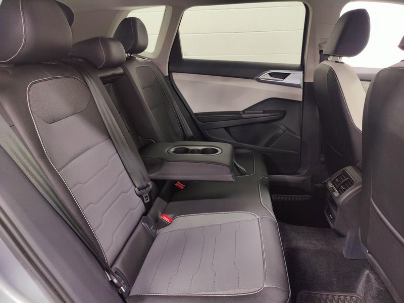 Used 2025 Volkswagen Taos SE 4-Motion AWDImage 14