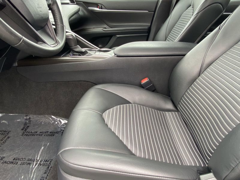 Used 2023 Toyota Camry SEImage 17