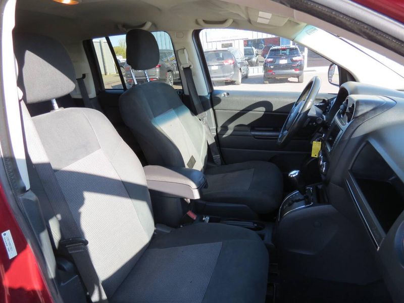 Used 2011 Jeep Compass Latitude 4x4 4dr SUVImage 15