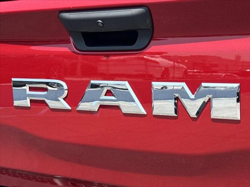 New 2026 RAM 1500 Big Horn Crew Cab 4x2 5'7' Box