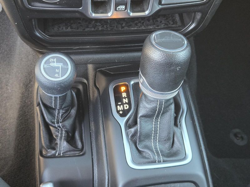 Used 2022 Jeep Gladiator Overland 4x4