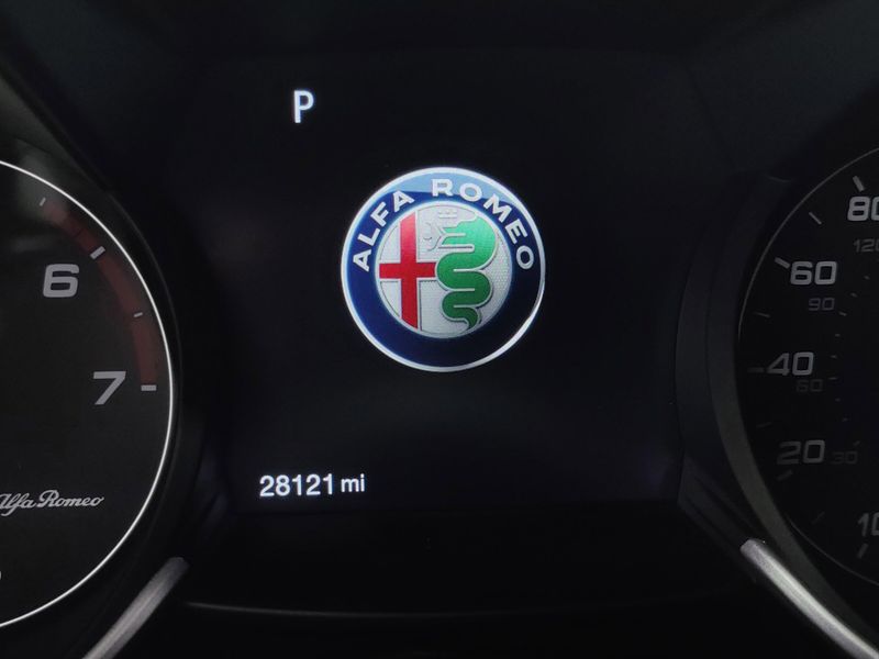 Used 2022 Alfa Romeo Giulia Veloce AWD w/Sunroof/NavImage 33