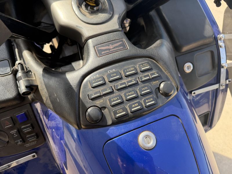 USED 2001 HONDA GOLD WING 1800 AC Image 6
