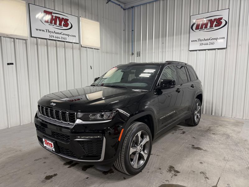 New 2026 Jeep Grand Cherokee Limited 4x4Image 16