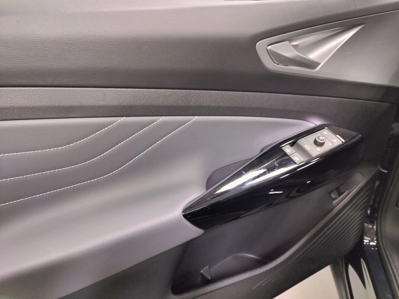 Used 2023 Volkswagen ID.4 Pro S Long Range AWD w/Glass RoofImage 26