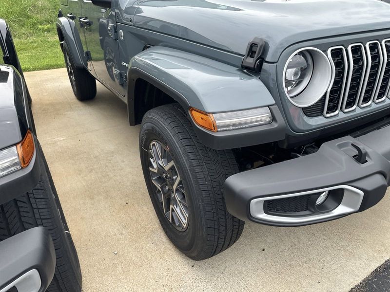 2024 Jeep Wrangler 4-door SaharaImage 4