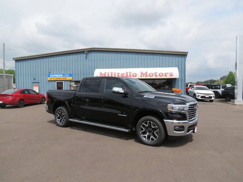 2025 RAM 1500 Laramie Crew Cab 4x4 5