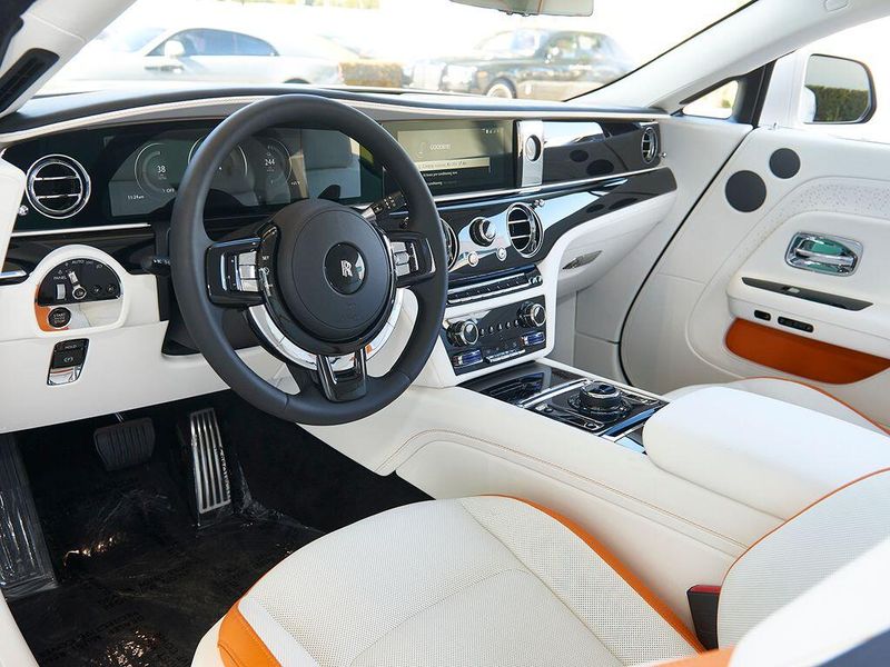 New 2025 Rolls-Royce Spectre Image 10