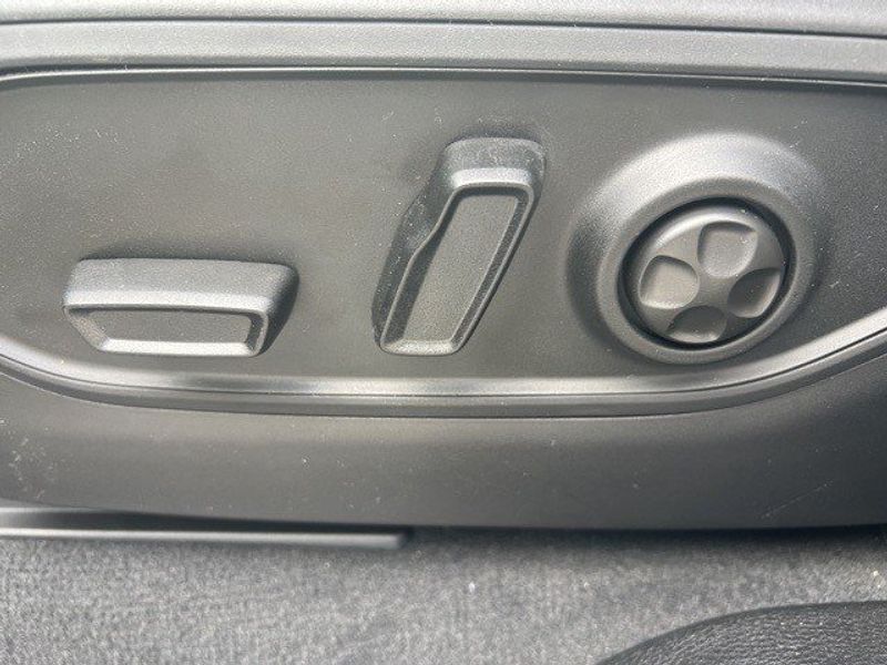 2023 Jeep Grand Cherokee Altitude 4x4Image 12