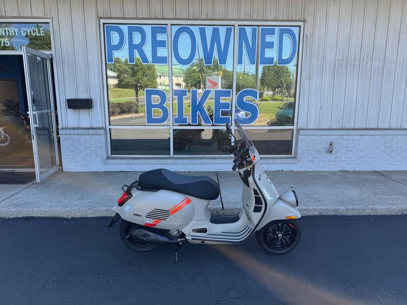 2024 Vespa GTS RST / SEI GIORNIImage 1