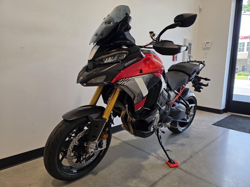 New 2025 Ducati Multistrada V4 Pikes Peak 