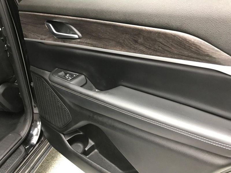 Used 2023 Jeep Grand Cherokee L LimitedImage 22